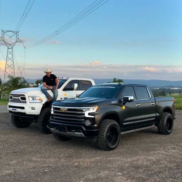 SILVERADO HIGH COUNTRY OU 300.000,00